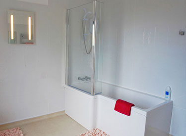 Rosa Suite – Bath/Shower